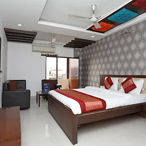 Capital O 10025 Hotel Flora Inn Gurgaon
